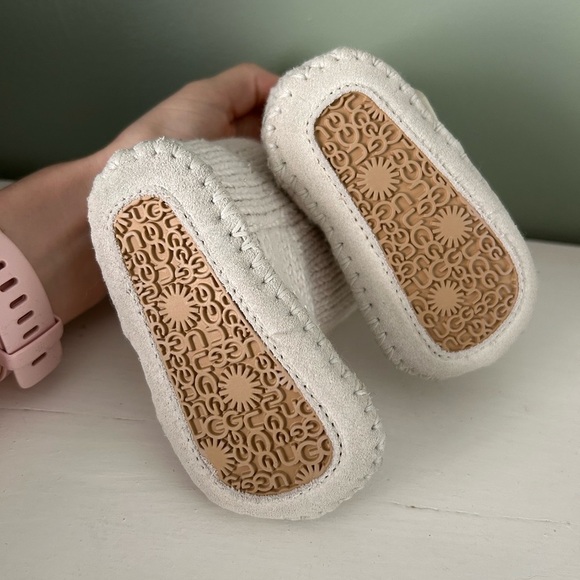 Uggs Purl Knit Booties - Picture 4 of 5